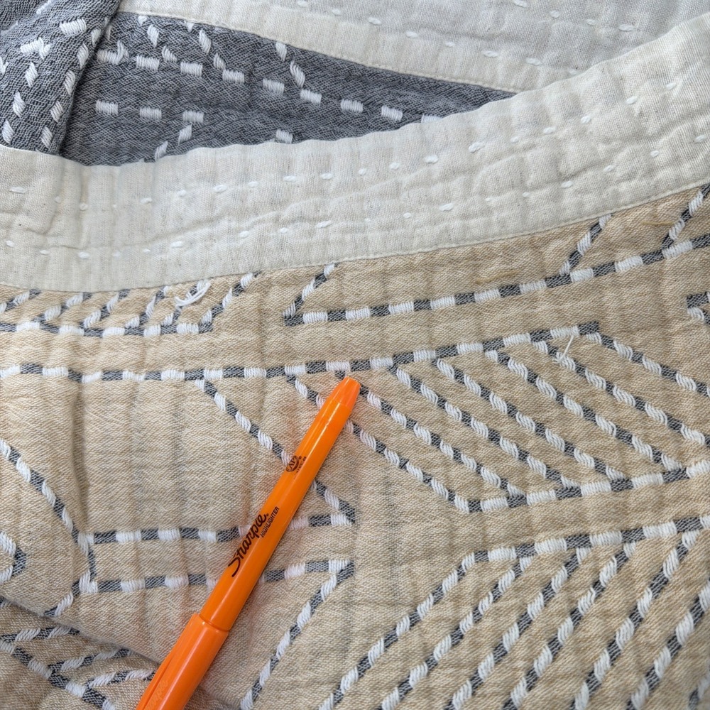 West Elm ORGANIC Cotton & Linen Arrow Blanket F/Q Reversible Grey Beige Quilt - Picture 7 of 10